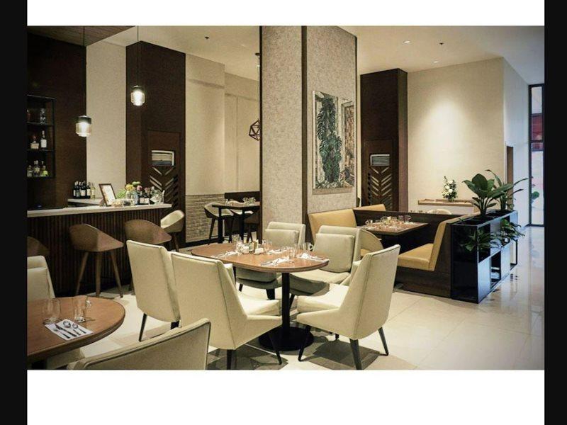 Summit Greenhills 3*
