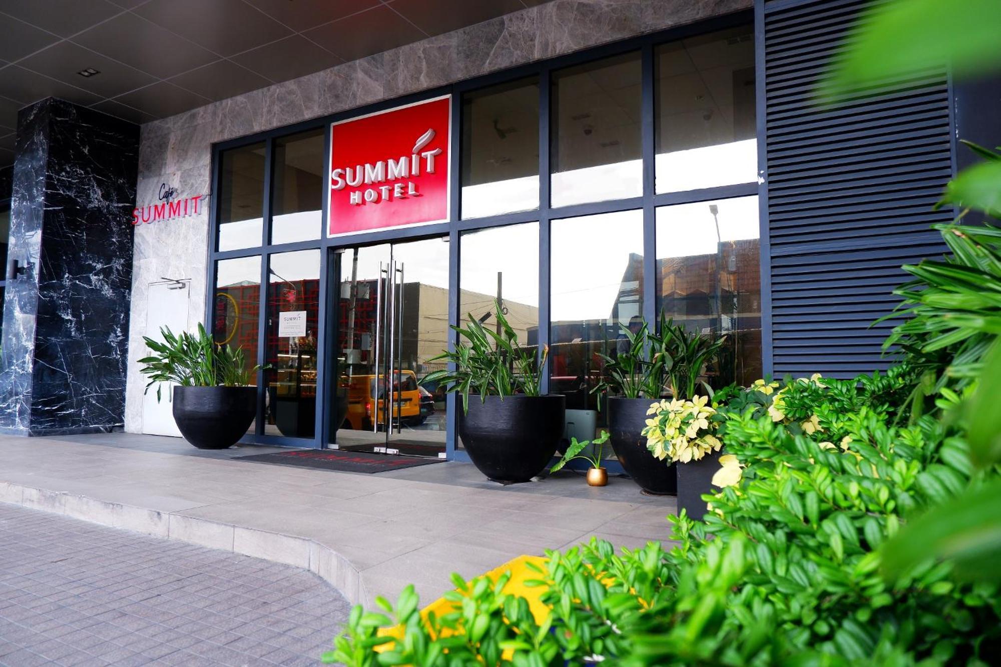 Hotel Summit Greenhills 3*