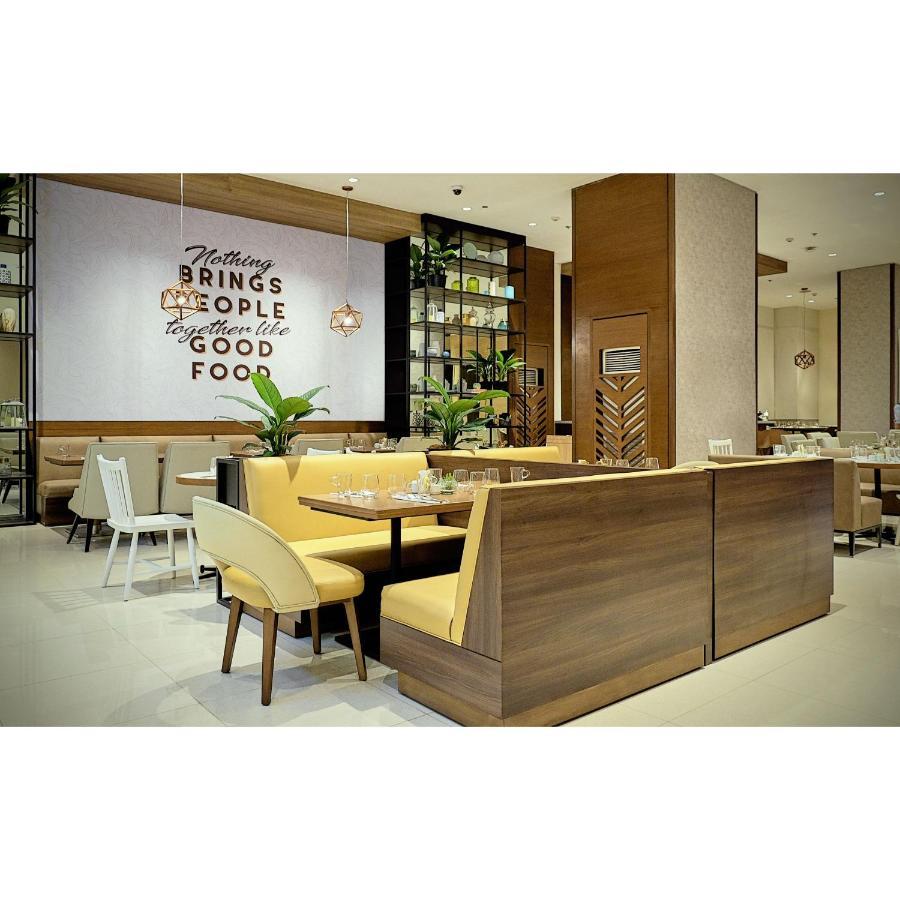 Summit Greenhills 3*